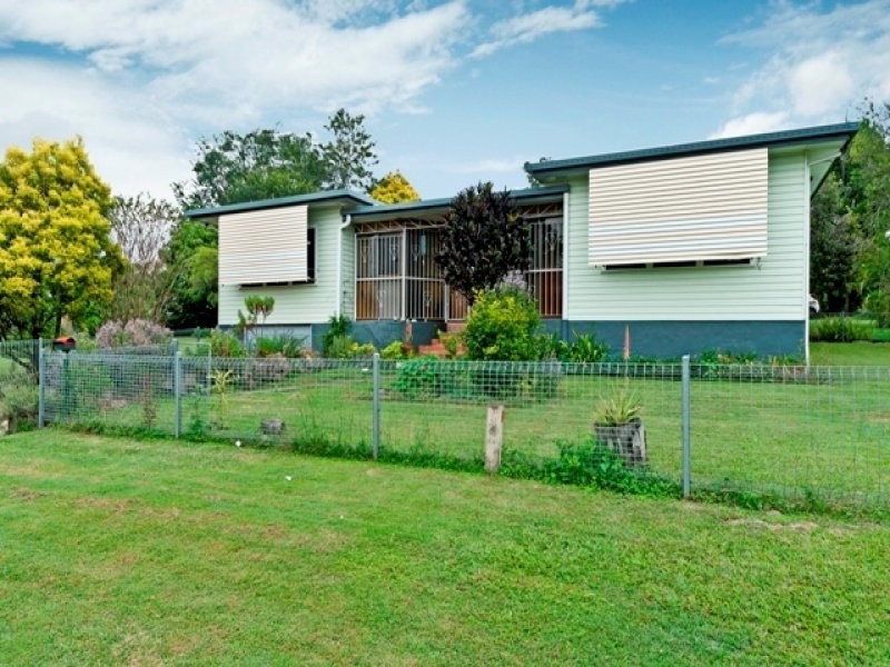 1 Hamilton Street, Booval QLD 4304