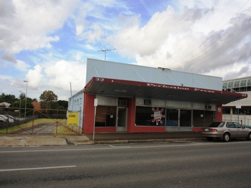 32 South Station Road, Booval QLD 4304