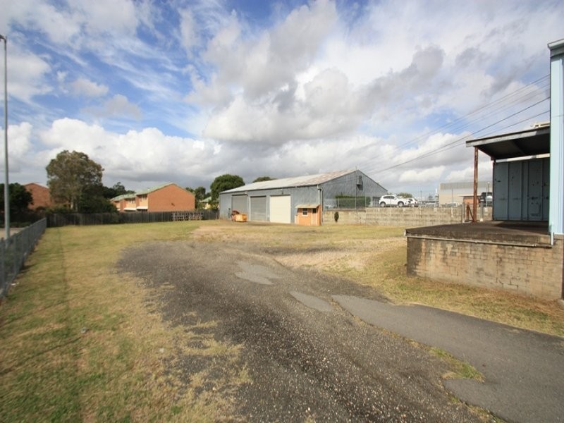 32 South Station Road, Booval QLD 4304