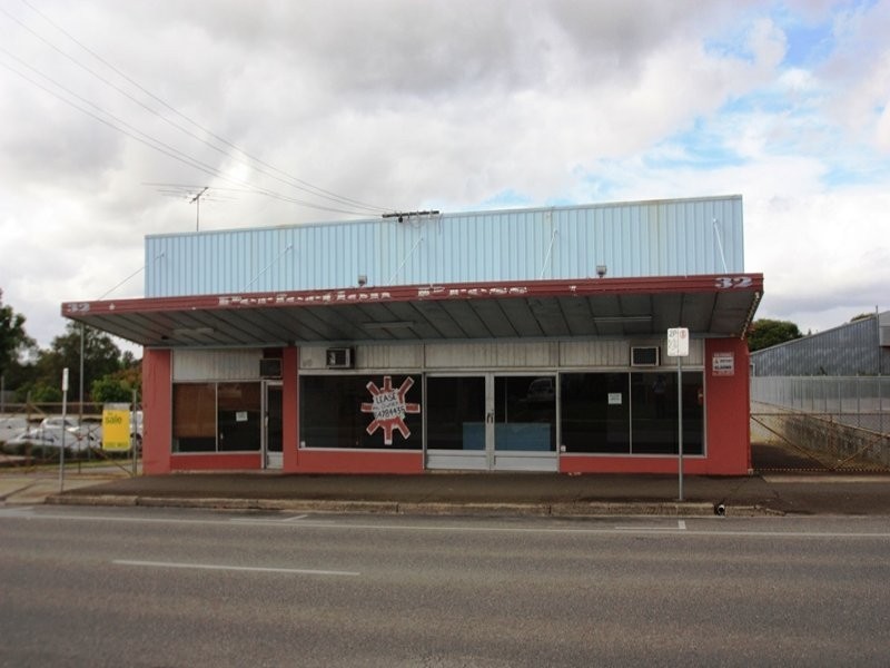 32 South Station Road, Booval QLD 4304