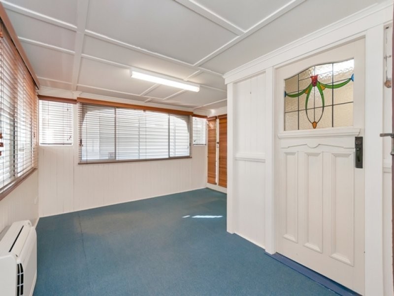 83 Brisbane Road, Newtown QLD 4305