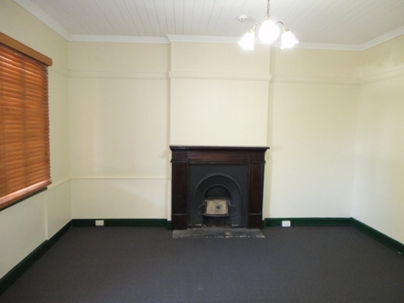 67 Ellenborough Street, Ipswich QLD 4305