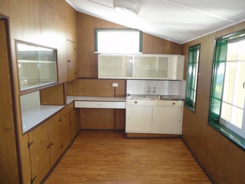 67 Ellenborough Street, Ipswich QLD 4305