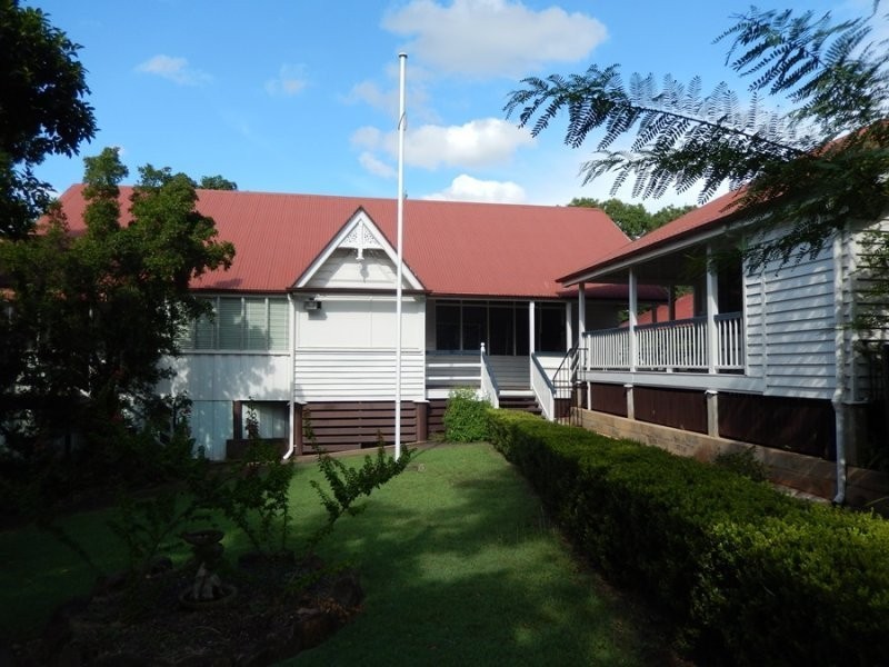 14 Hill Street, Blackstone QLD 4304