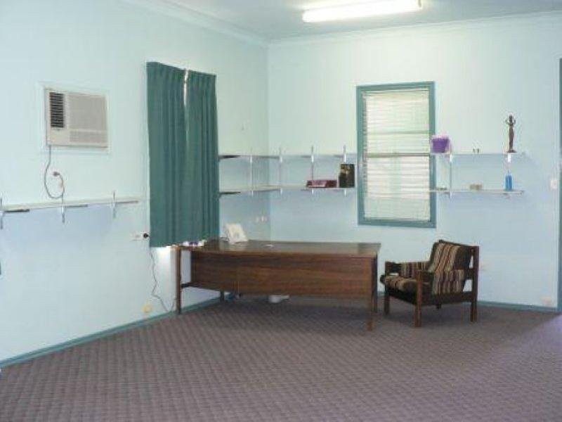 8 Mortimer Street, Ipswich QLD 4305