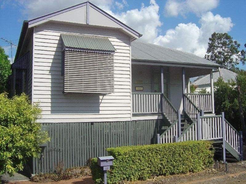 18 Gray Street, Ipswich QLD 4305