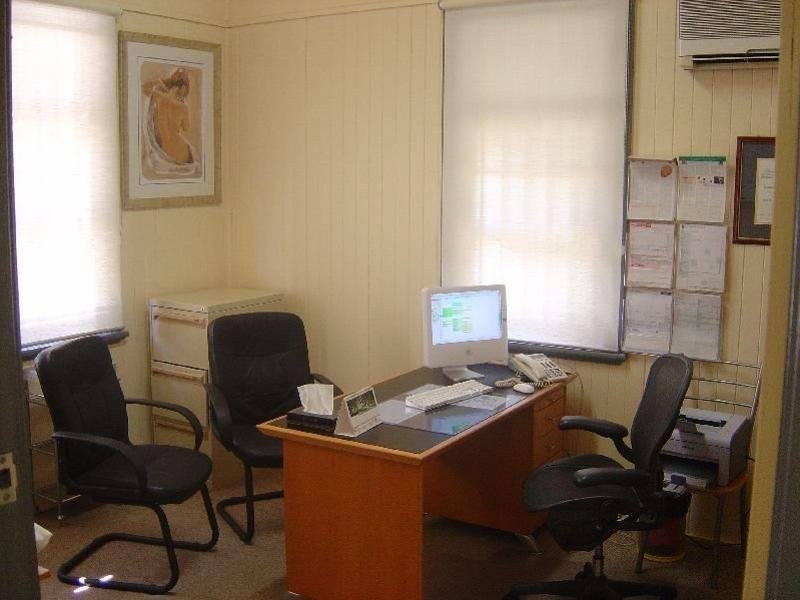 18 Gray Street, Ipswich QLD 4305