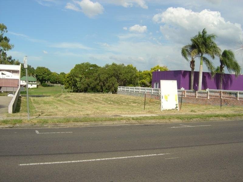 16 South Station Road, Booval QLD 4304