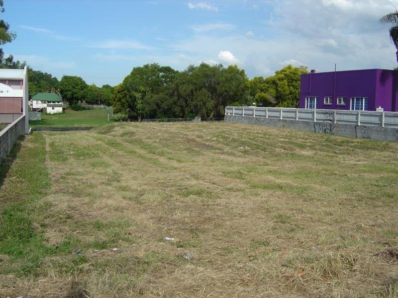 16 South Station Road, Booval QLD 4304