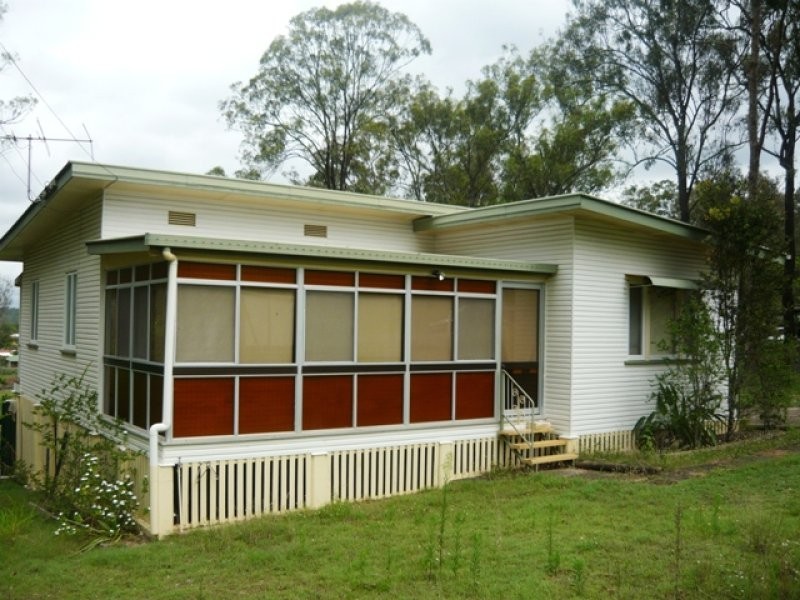 24 Leonard Street, Yamanto QLD 4305