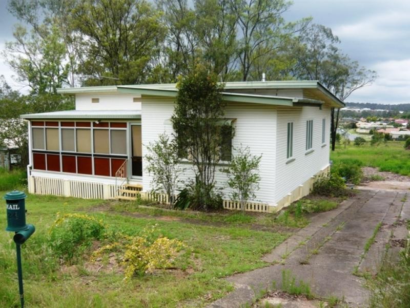 24 Leonard Street, Yamanto QLD 4305