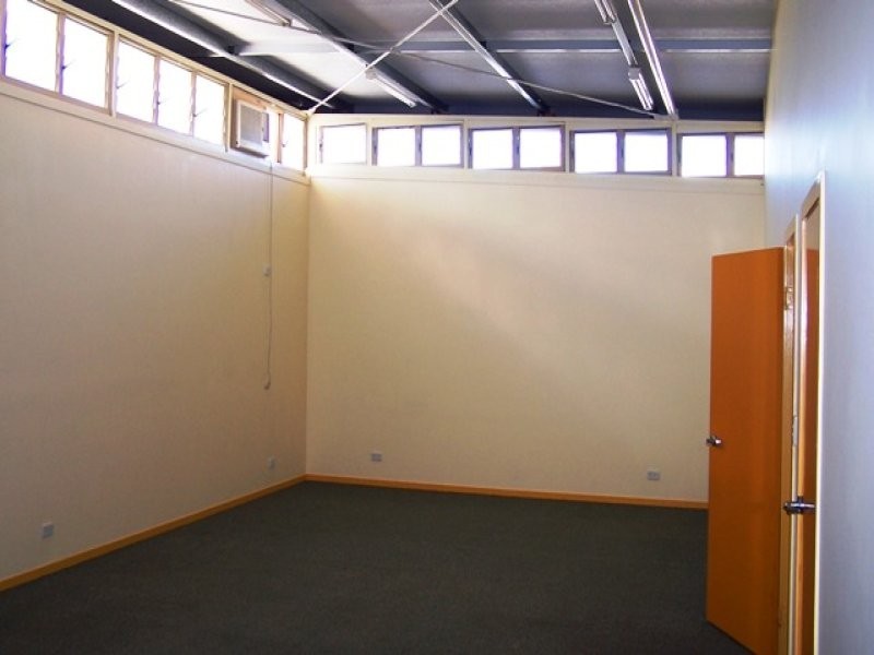 8 Lowry Street, North Ipswich QLD 4305