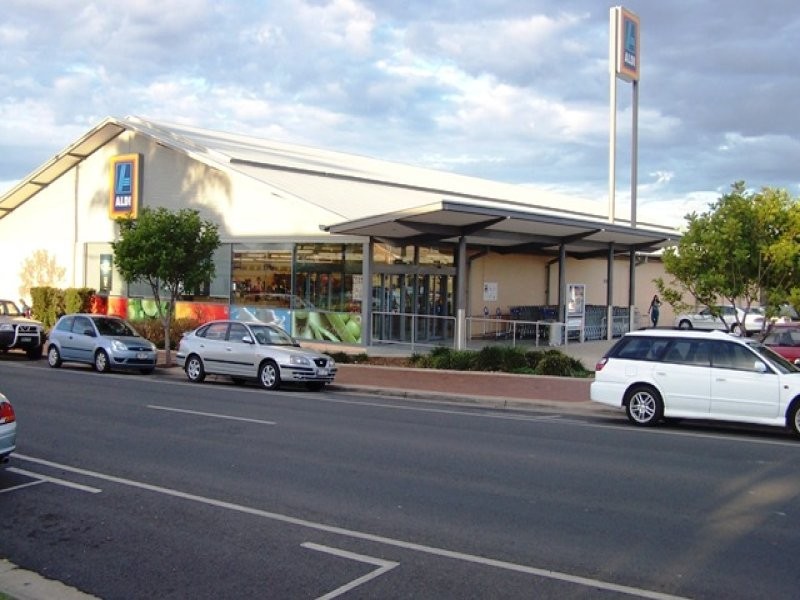 19 South Station Road, Booval QLD 4304