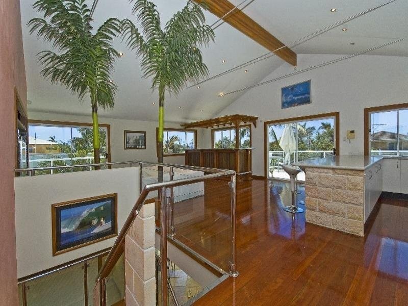 3 Rio Vista Blvd, Broadbeach Waters QLD 4218