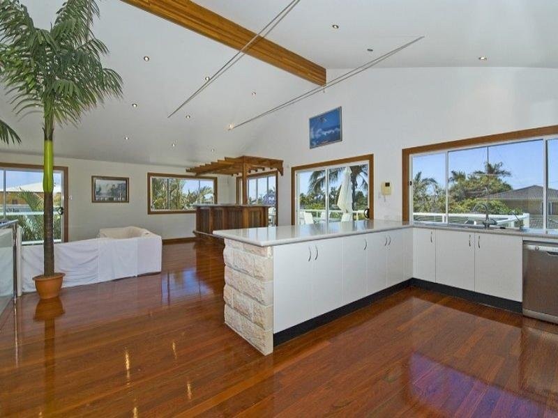 3 Rio Vista Blvd, Broadbeach Waters QLD 4218