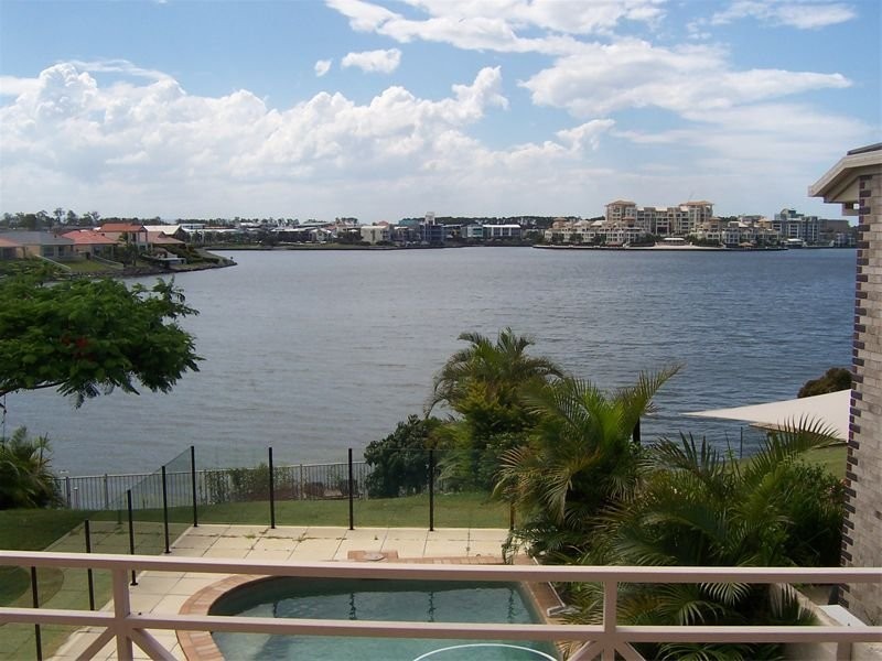 23 Notre Dame Court, Varsity Lakes QLD 4227