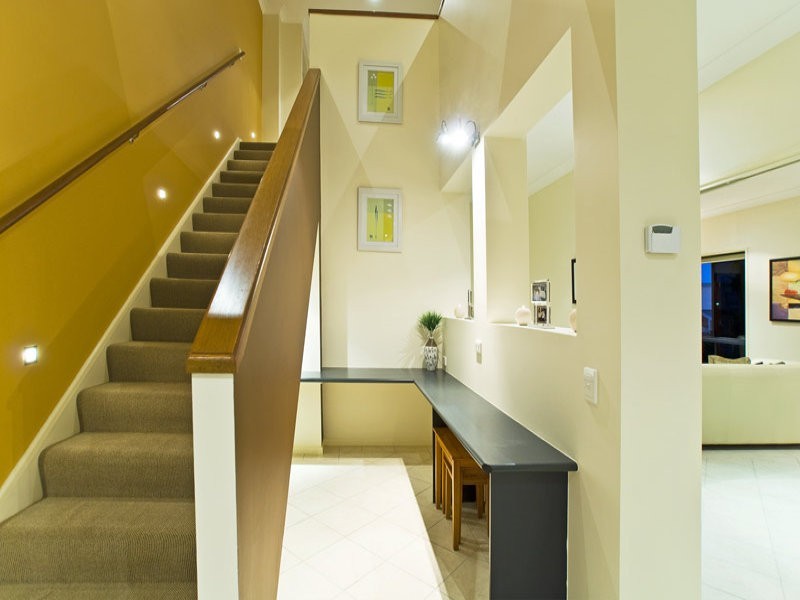 4 Majorca Crescent, Varsity Lakes QLD 4227