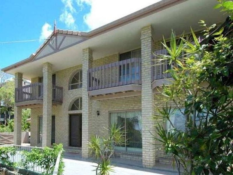 148 Ocean Parade, Burleigh Heads QLD 4220