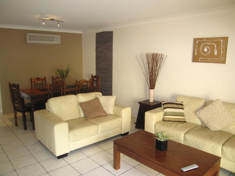 B17 Great Hall Drive, Miami QLD 4220