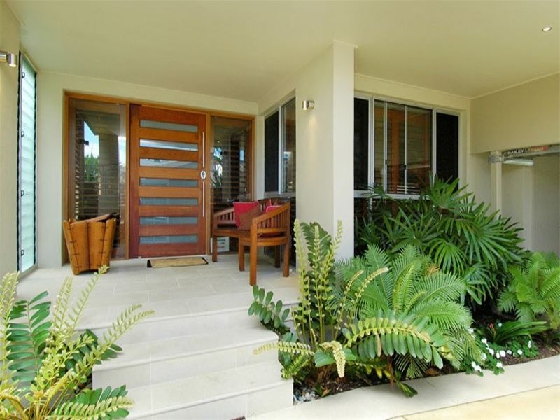 8 Seabeach Avenue, Mermaid Beach QLD 4218