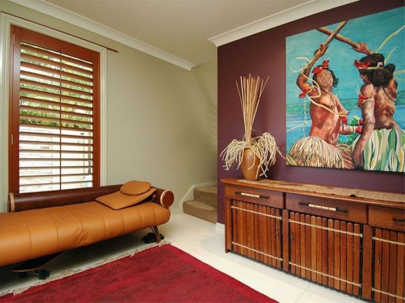 8 Seabeach Avenue, Mermaid Beach QLD 4218
