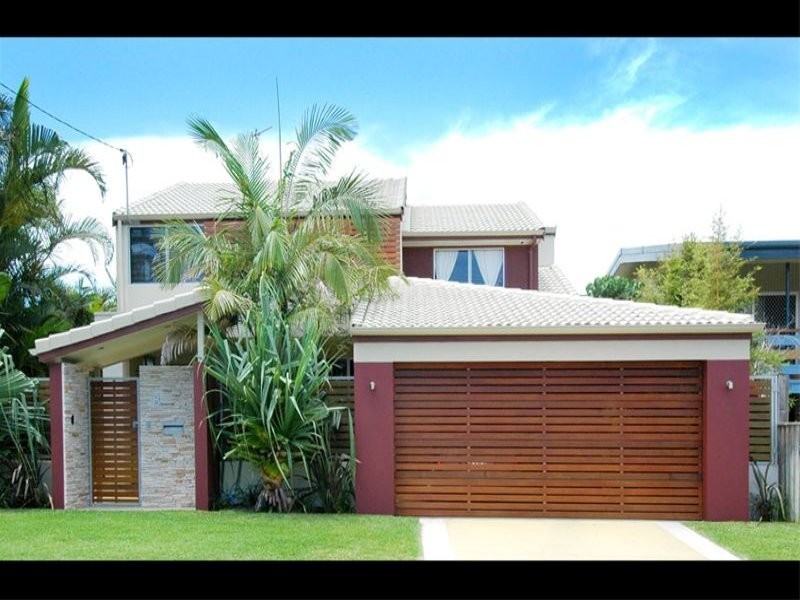 8 Seabeach Avenue, Mermaid Beach QLD 4218