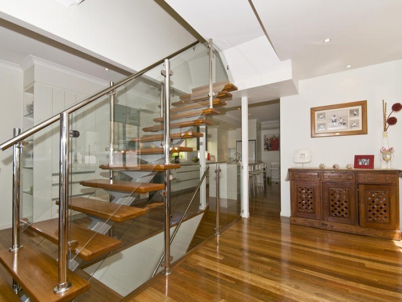 454 The Esplanade, Palm Beach QLD 4221