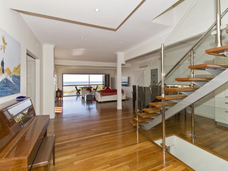 454 The Esplanade, Palm Beach QLD 4221