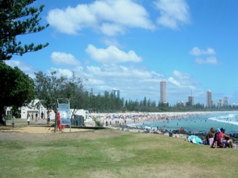 4 George Street E, Burleigh Heads QLD 4220