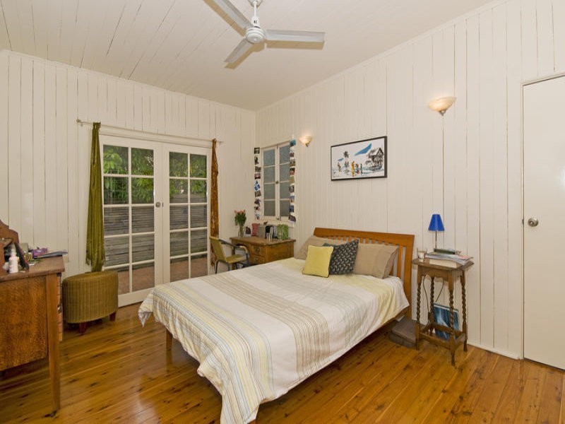 37 Peerless Avenue, Mermaid Beach QLD 4218