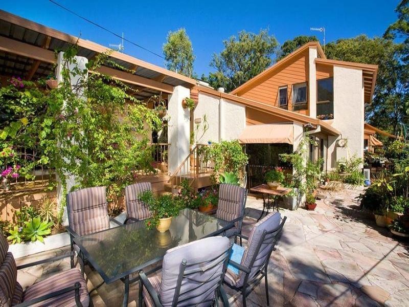 83 Ocean Parade, Burleigh Heads QLD 4220