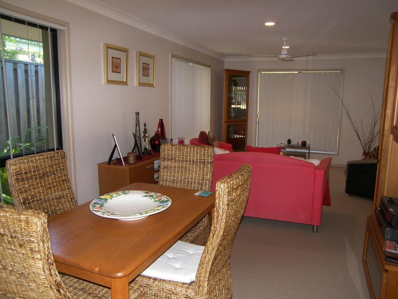 28 Seville Circuit, Burleigh Waters QLD 4220