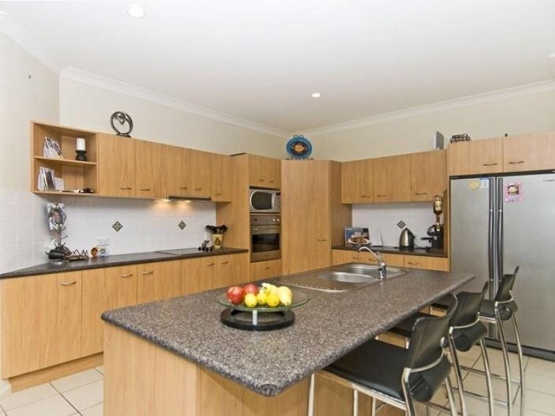 17 Gerona Circuit, Varsity Lakes QLD 4227