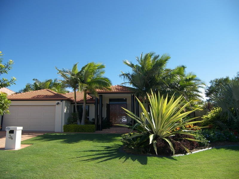 34 Shoalwater Court, Burleigh Waters QLD 4220