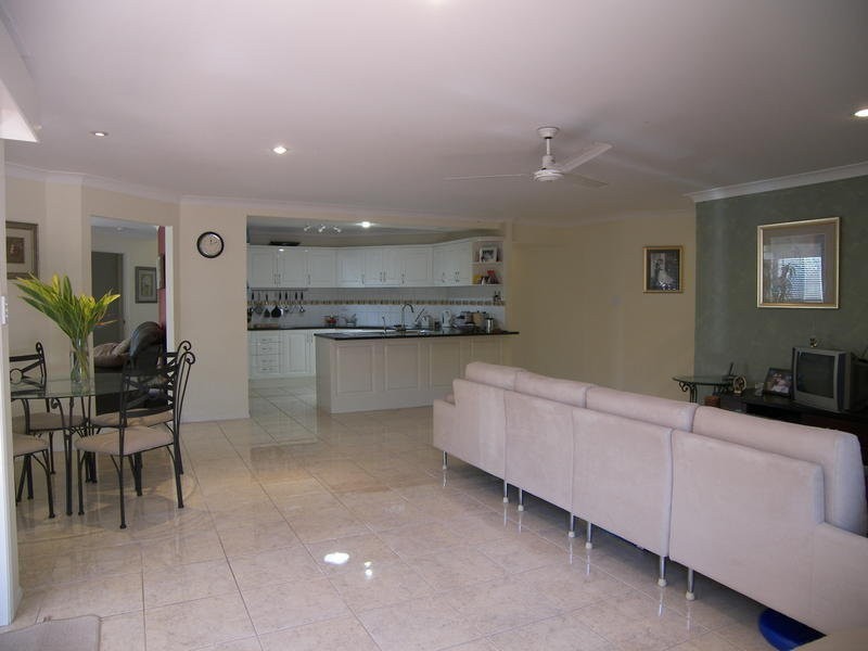 34 Shoalwater Court, Burleigh Waters QLD 4220