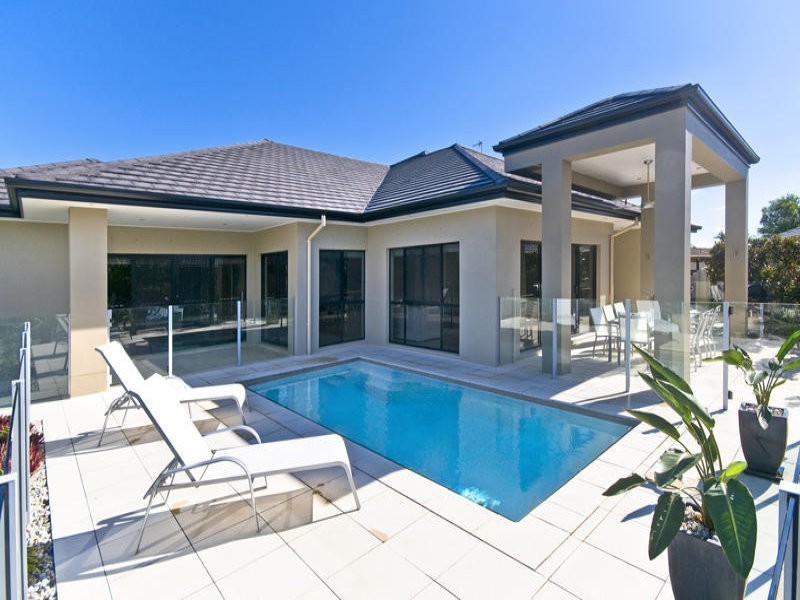 32 Compass Court, Mermaid Waters QLD 4218