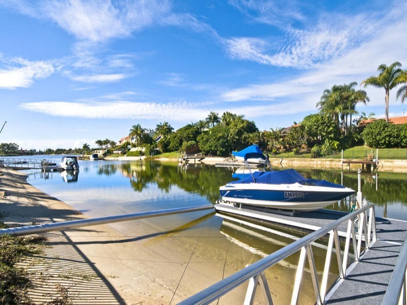 32 Compass Court, Mermaid Waters QLD 4218