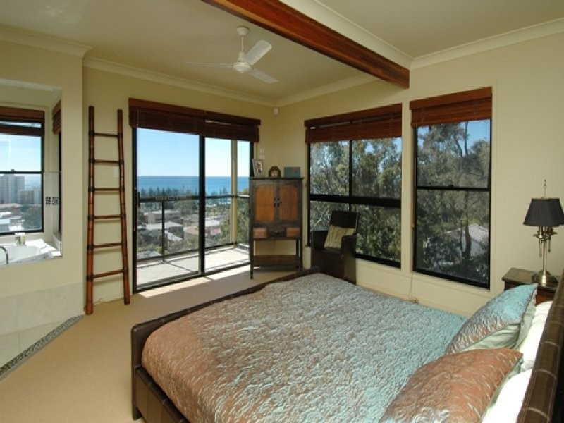 25 Mount Street, Burleigh Heads QLD 4220