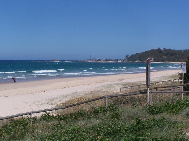 90 Albatross Avenue, Mermaid Beach QLD 4218