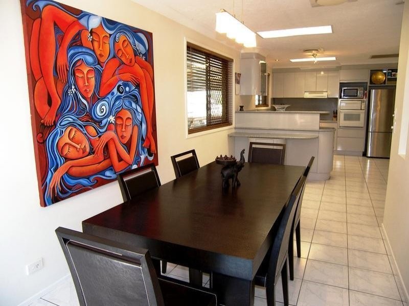 5 Falcon Court, Burleigh Waters QLD 4220