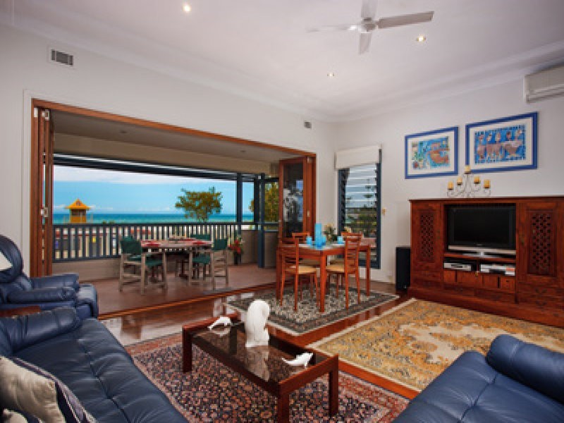 32 Pacific Parade, Bilinga QLD 4225