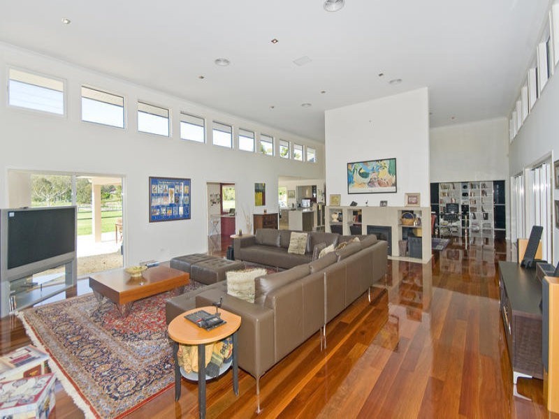 11 Benaroon Court, Tallebudgera QLD 4228