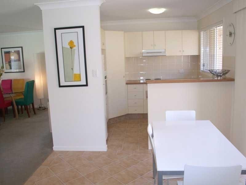 18 Nuthatch Street, Burleigh Waters QLD 4220