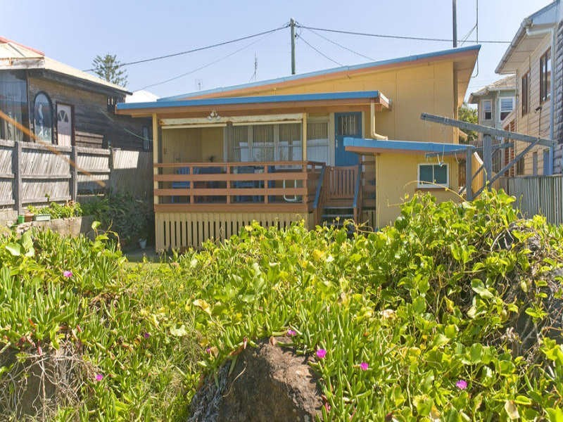 227 Jefferson Lane, Palm Beach QLD 4221