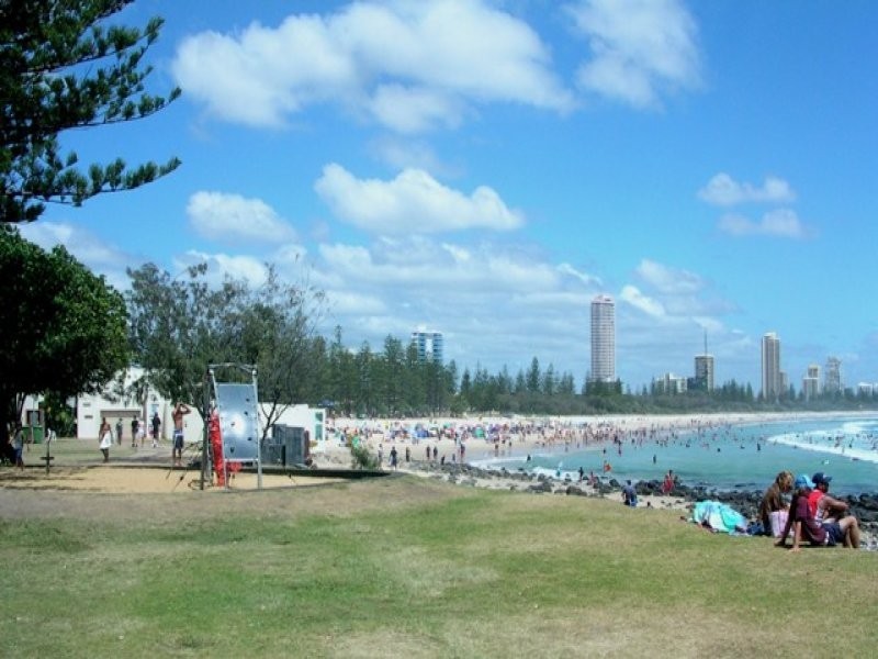 4 George Street E, Burleigh Heads QLD 4220