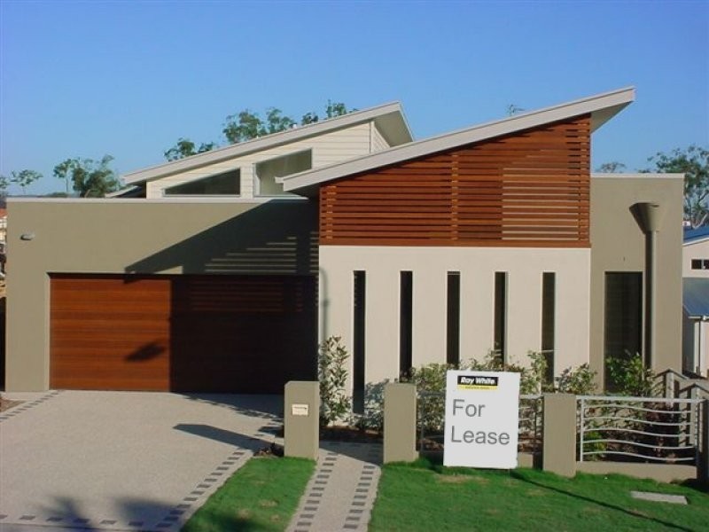 8 St Paul Cres, Varsity Lakes QLD 4227