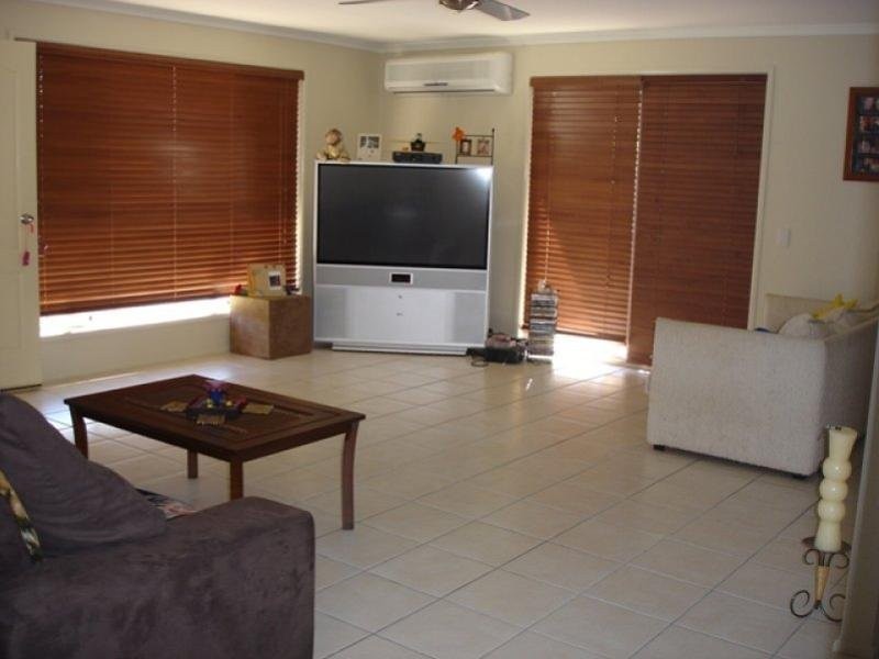 56 Silvabank Drive, Varsity Lakes QLD 4227