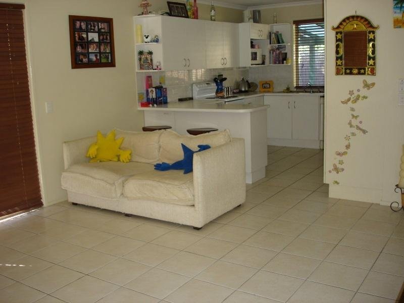 56 Silvabank Drive, Varsity Lakes QLD 4227