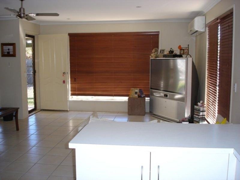 56 Silvabank Drive, Varsity Lakes QLD 4227