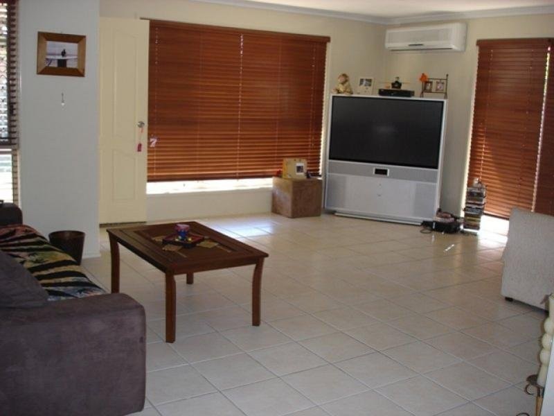 56 Silvabank Drive, Varsity Lakes QLD 4227